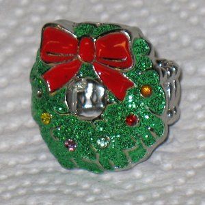 Willabee and ward Christmas wreath stretch ring